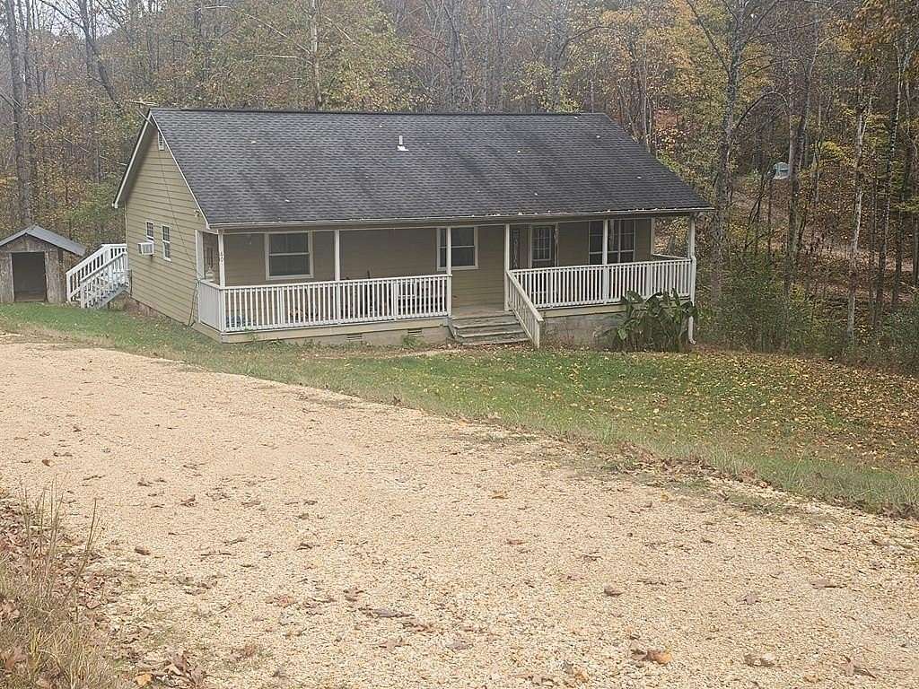 2.52 Acres of Residential Land with Home for Sale in Huntingdon, Tennessee