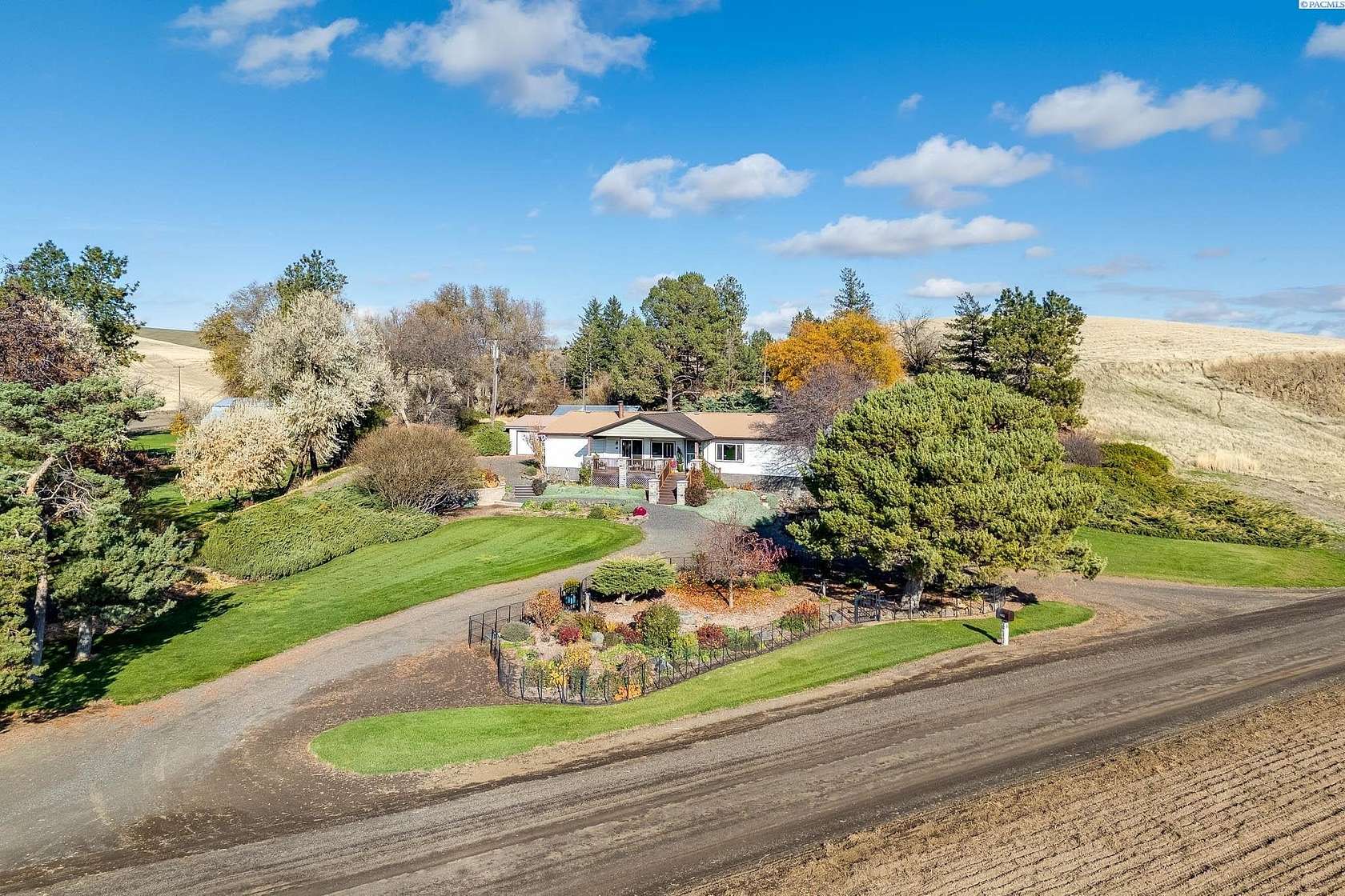 7 Acres of Land with Home for Sale in Endicott, Washington
