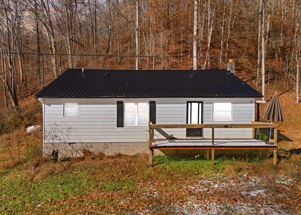 62 Acres of Agricultural Land with Home for Sale in Hyden, Kentucky