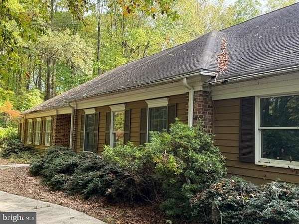 20 Acres of Land with Home for Sale in Edgewater, Maryland