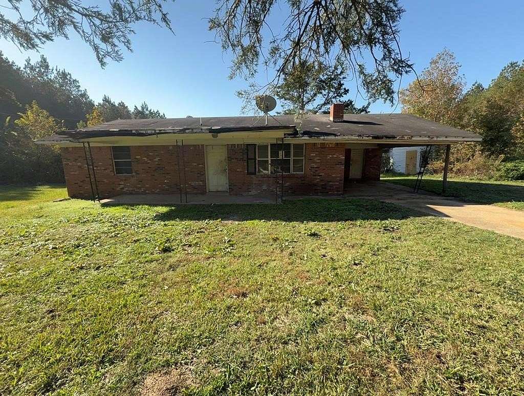 2 Acres of Residential Land with Home for Sale in Myrtle, Mississippi