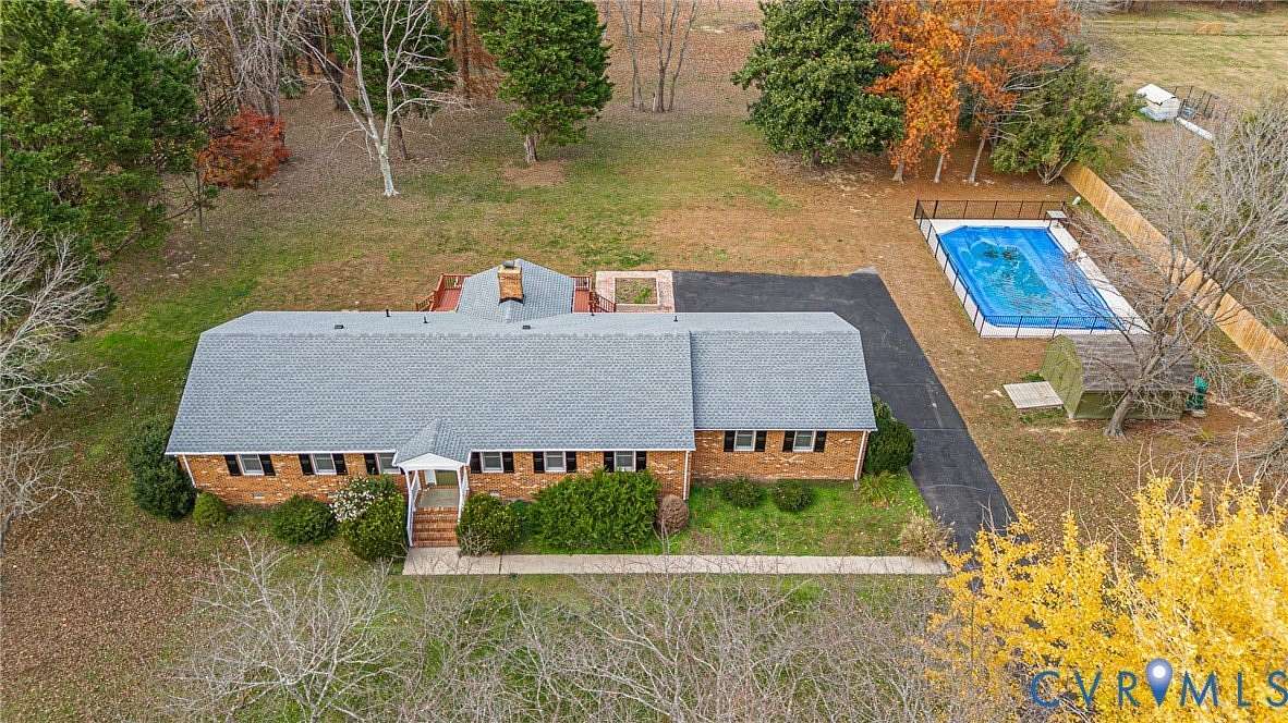 2 Acres of Residential Land with Home for Sale in Mechanicsville, Virginia