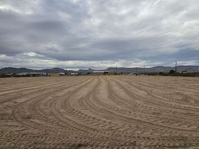 1.1 Acres of Residential Land for Sale in Golden Valley, Arizona