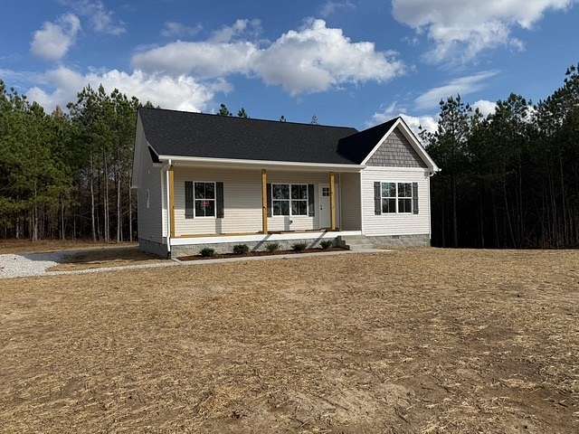 5 Acres of Residential Land with Home for Sale in Erin, Tennessee