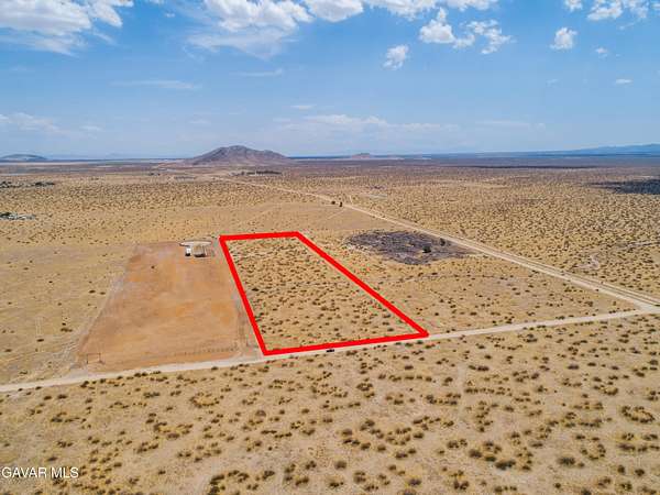 10.3 Acres of Land for Sale in Palmdale, California