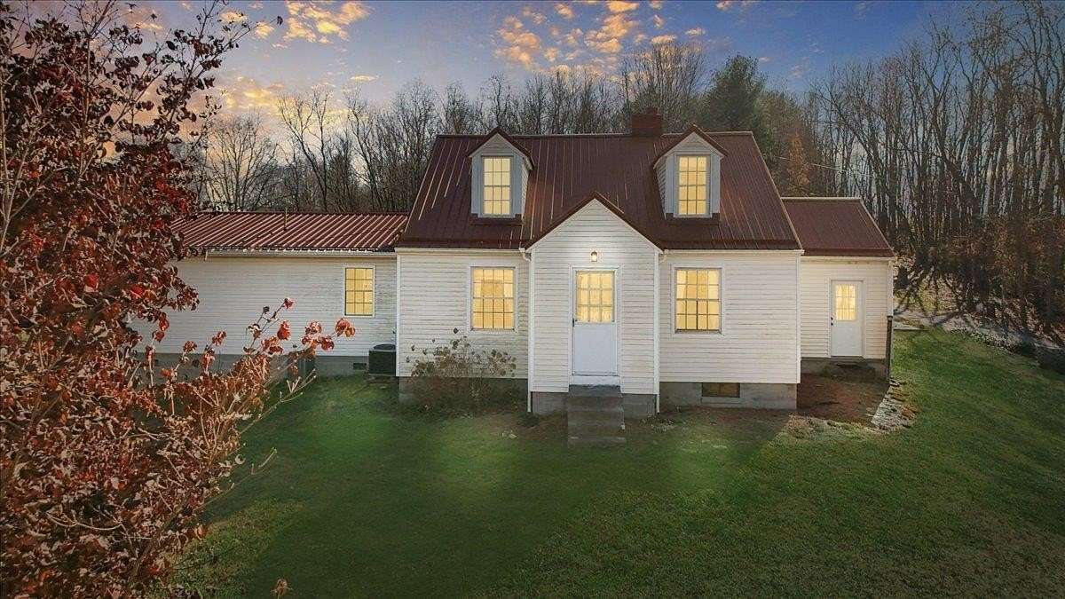 2.5 Acres of Residential Land with Home for Sale in Pearisburg, Virginia