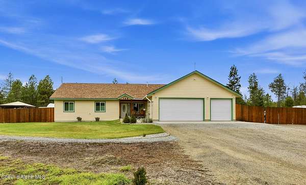 5 Acres of Residential Land with Home for Sale in Oldtown, Idaho