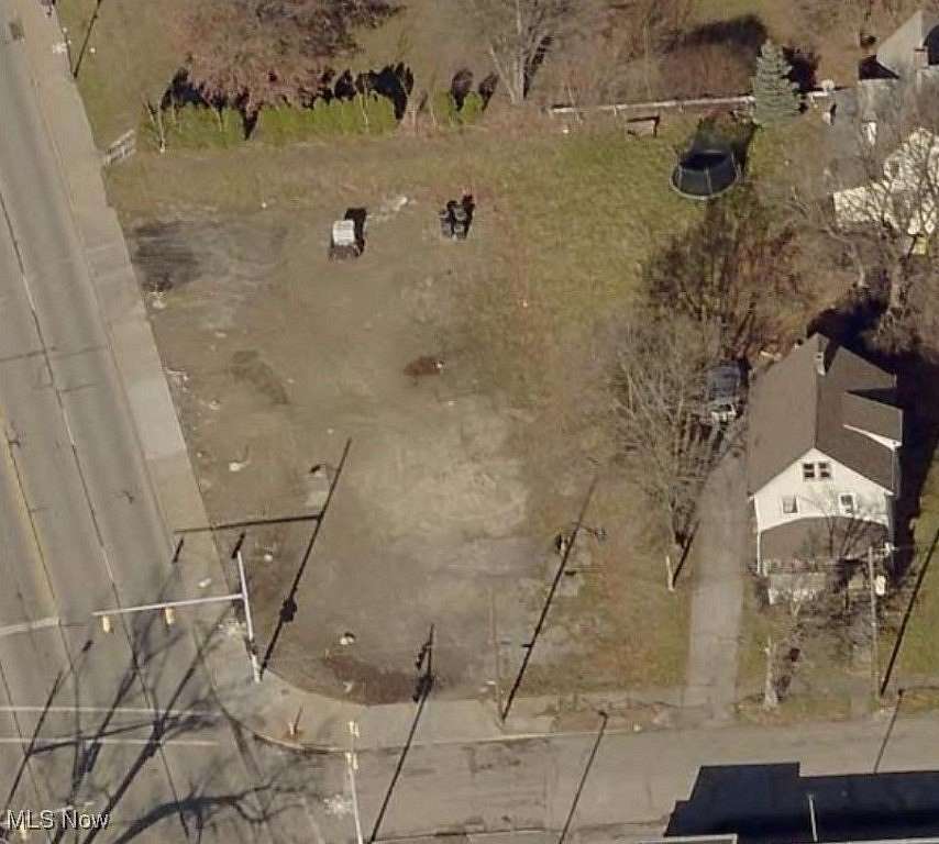 0.37 Acres of Commercial Land for Sale in Girard, Ohio