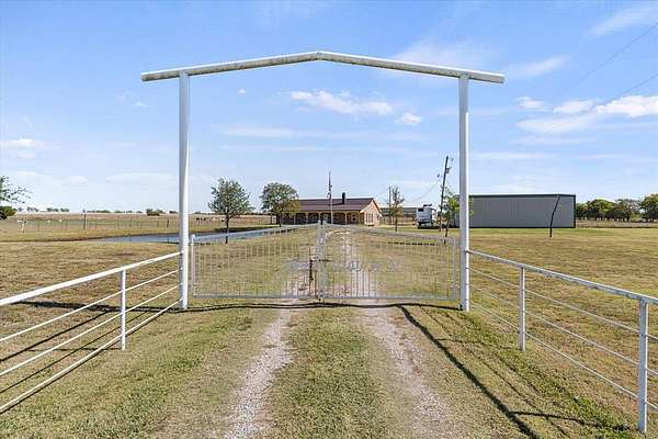 28 Acres of Agricultural Land with Home for Sale in Greenville, Texas