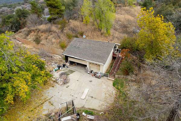 13.7 Acres of Land for Sale in Springville, California