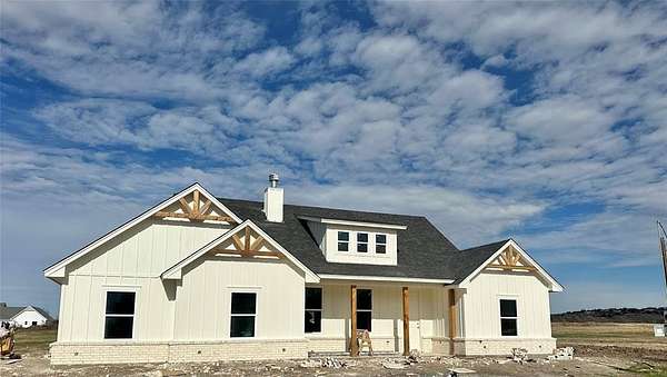 1.82 Acres of Residential Land with Home for Sale in Weatherford, Texas