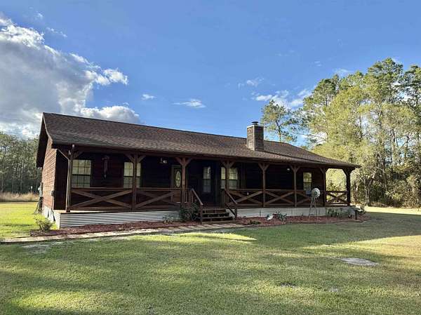 8.82 Acres of Residential Land with Home for Sale in Lumberton, Texas