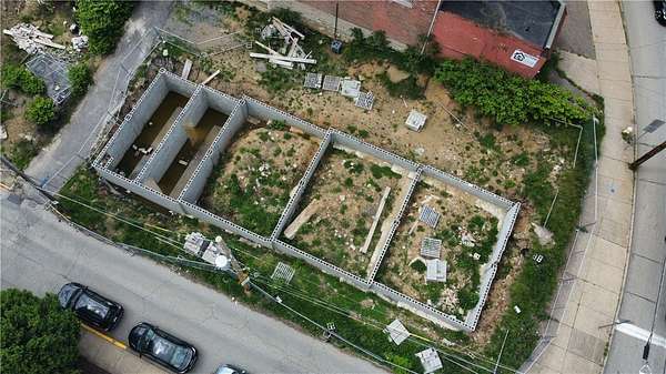 0.03 Acres of Residential Land for Sale in Pittsburgh, Pennsylvania