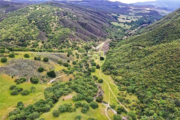 880 Acres of Recreational Land & Farm for Sale in Greenfield, California