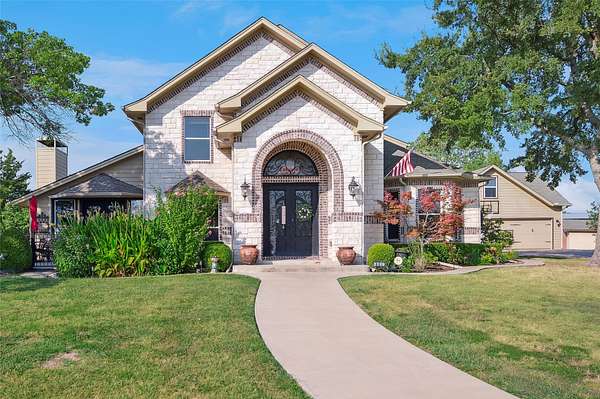 6.37 Acres of Land with Home for Lease in St. Paul, Texas