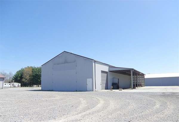 2.28 Acres of Improved Mixed-Use Land for Sale in Russell Springs, Kentucky