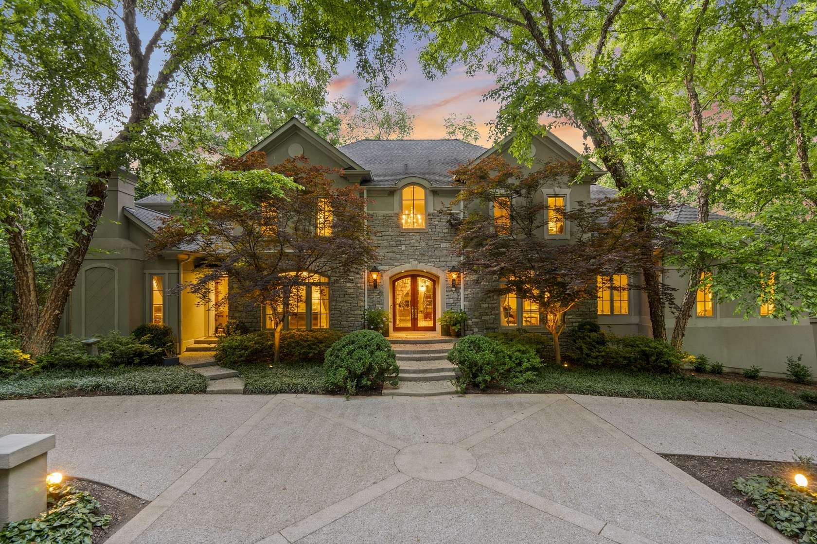 2.13 Acres of Residential Land with Home for Lease in Nashville, Tennessee