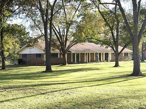 3 Acres of Residential Land with Home for Sale in Jacksonville, Texas