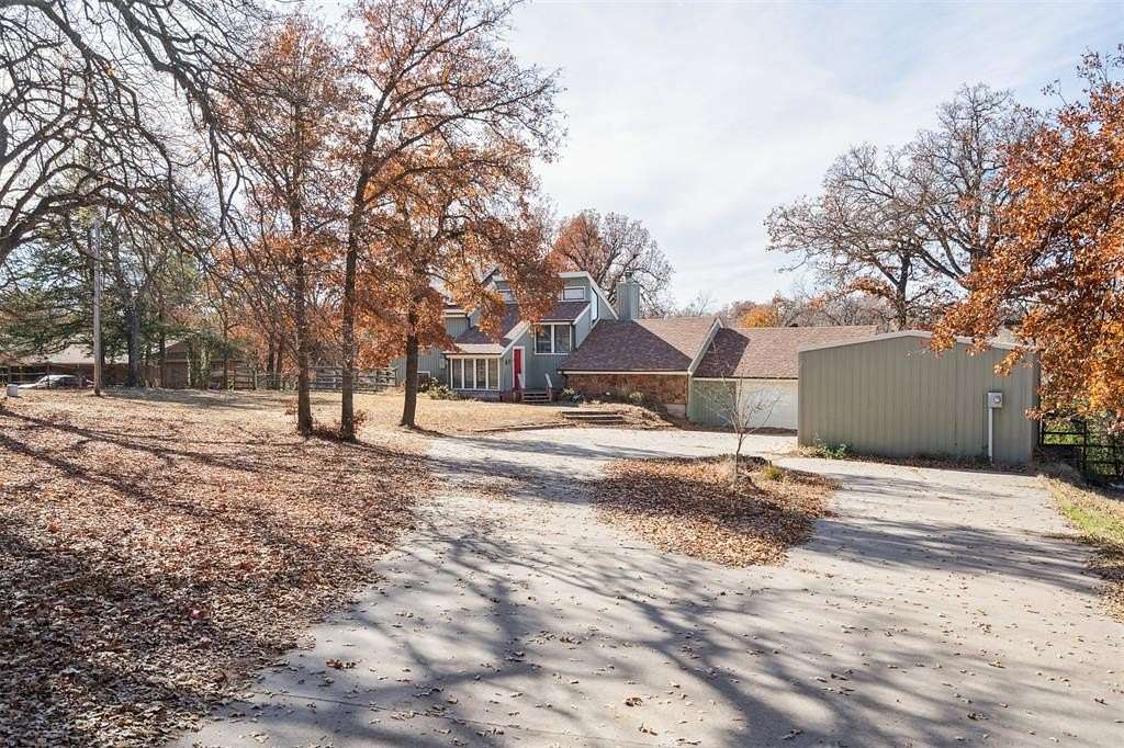 2.3 Acres of Residential Land with Home for Sale in Choctaw, Oklahoma