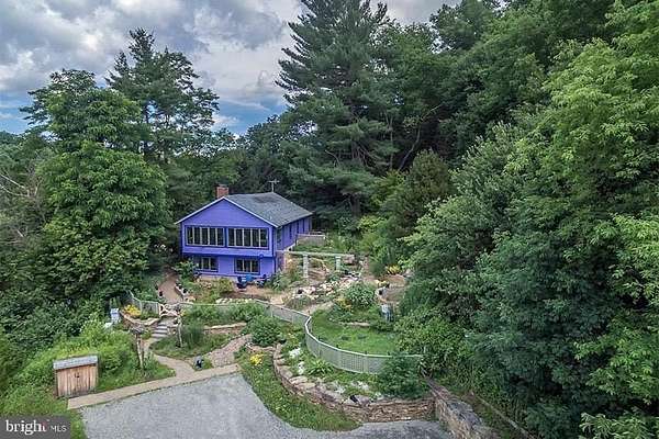 1.69 Acres of Residential Land with Home for Sale in Kennett Square, Pennsylvania