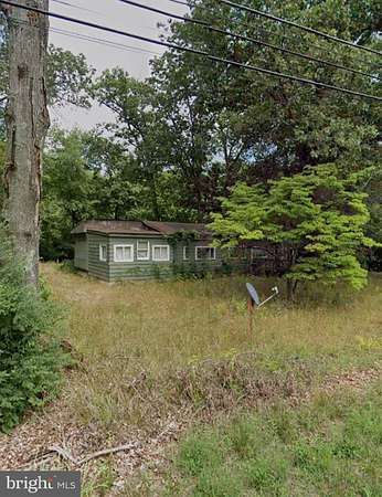 1.5 Acres of Residential Land with Home for Sale in Alloway, New Jersey