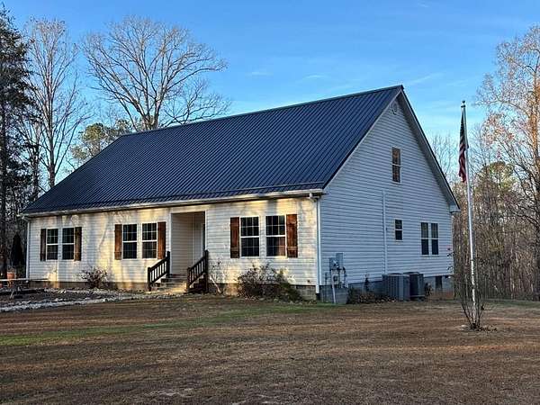 5.58 Acres of Residential Land with Home for Sale in Cumberland, Virginia