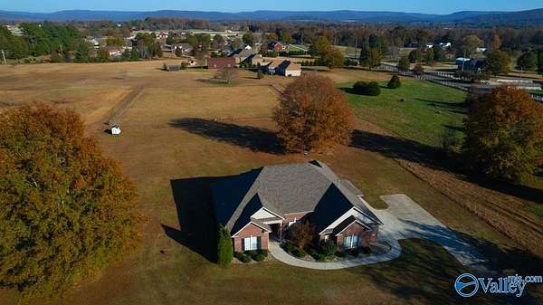 3.5 Acres of Residential Land with Home for Sale in New Market, Alabama