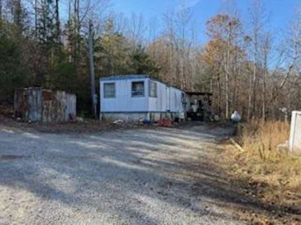 3.26 Acres of Residential Land with Home for Sale in Monticello, Kentucky