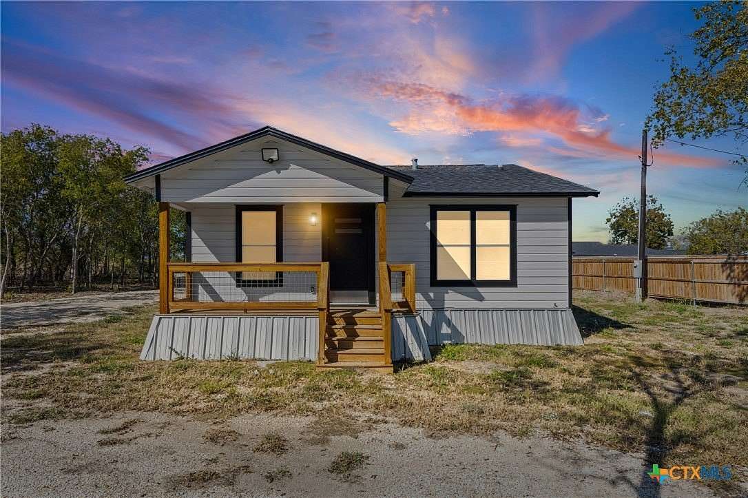 2.5 Acres of Residential Land with Home for Sale in Temple, Texas