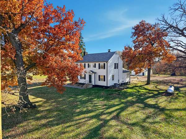 2.86 Acres of Residential Land with Home for Sale in Des Moines, Iowa