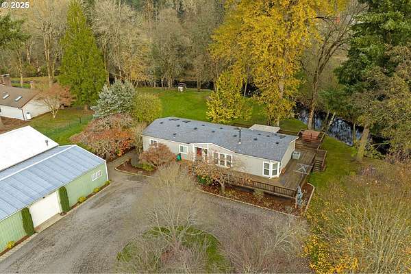 2 Acres of Residential Land with Home for Sale in Mulino, Oregon