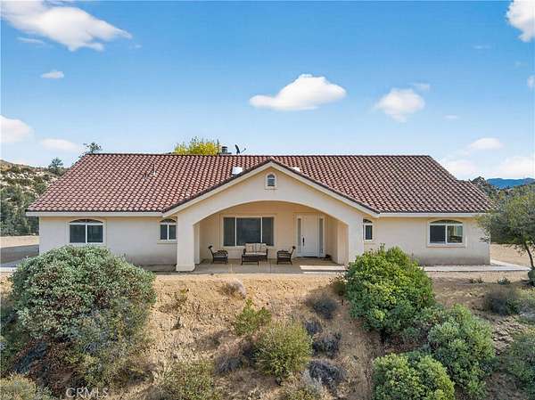 150 Acres of Land with Home for Sale in Maricopa, California