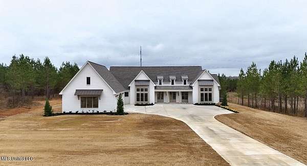 2 Acres of Residential Land with Home for Sale in Brandon, Mississippi