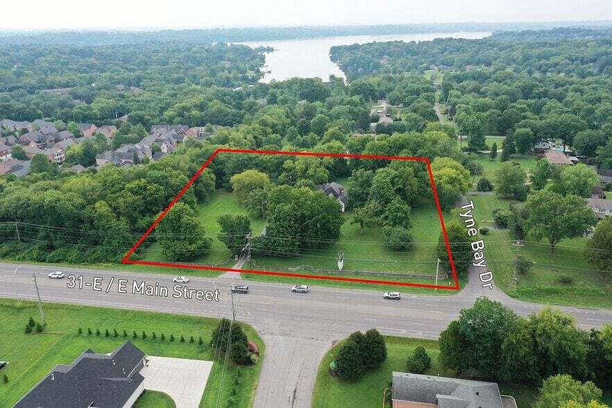 3.35 Acres of Improved Commercial Land for Sale in Hendersonville, Tennessee