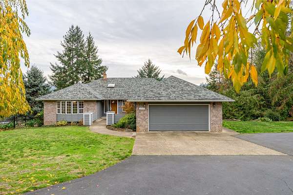 3 Acres of Residential Land with Home for Sale in McMinnville, Oregon