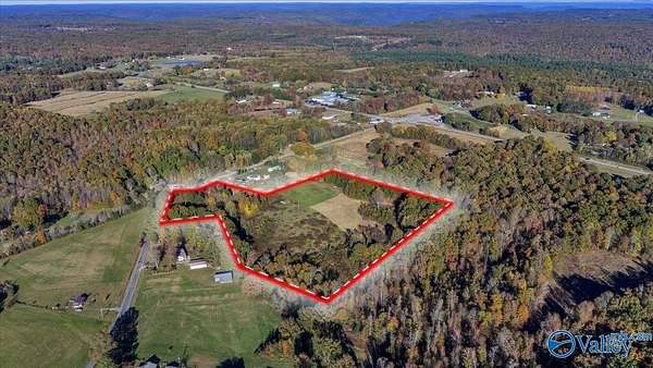 16 Acres of Land for Sale in Skyline, Alabama