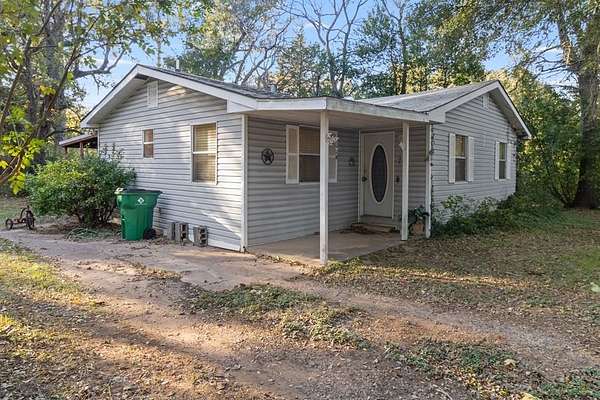 3.34 Acres of Land with Home for Sale in Palestine, Texas