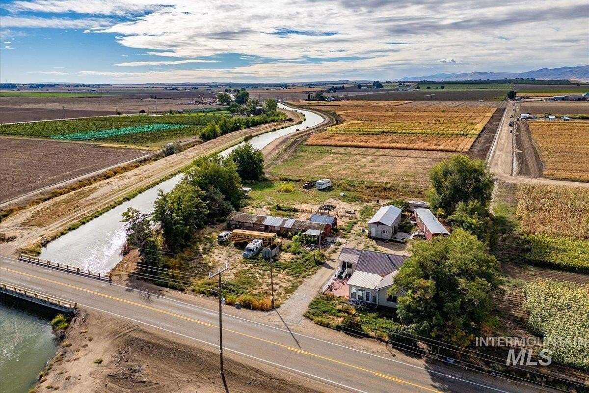 2 Acres of Residential Land with Home for Sale in Caldwell, Idaho