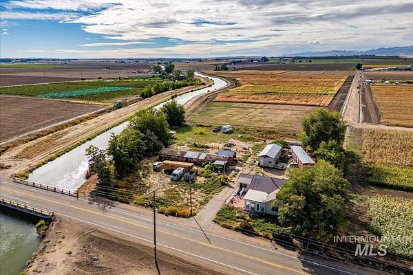2 Acres of Residential Land with Home for Sale in Caldwell, Idaho
