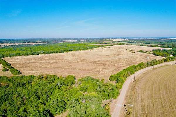 80.8 Acres of Land with Home for Sale in Gatesville, Texas