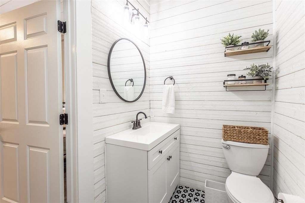 3.6 Acres of Residential Land with Home for Sale in Gainesville, Texas