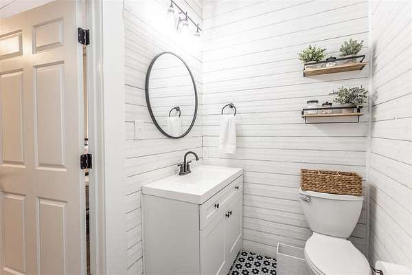 3.6 Acres of Residential Land with Home for Sale in Gainesville, Texas