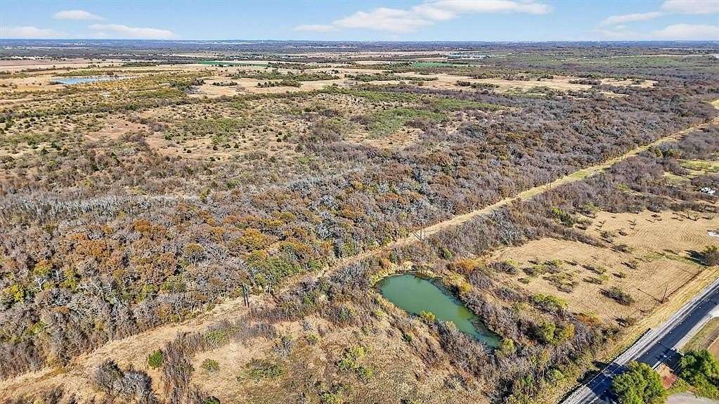 196 Acres of Agricultural Land for Sale in Southmayd, Texas