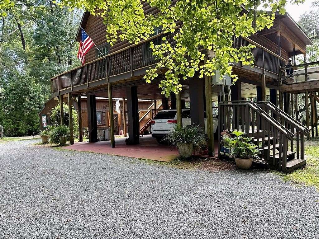 2.2 Acres of Residential Land with Home for Sale in Branford, Florida