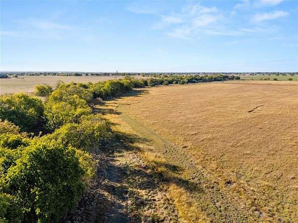 23 Acres of Recreational Land & Farm for Sale in McGregor, Texas