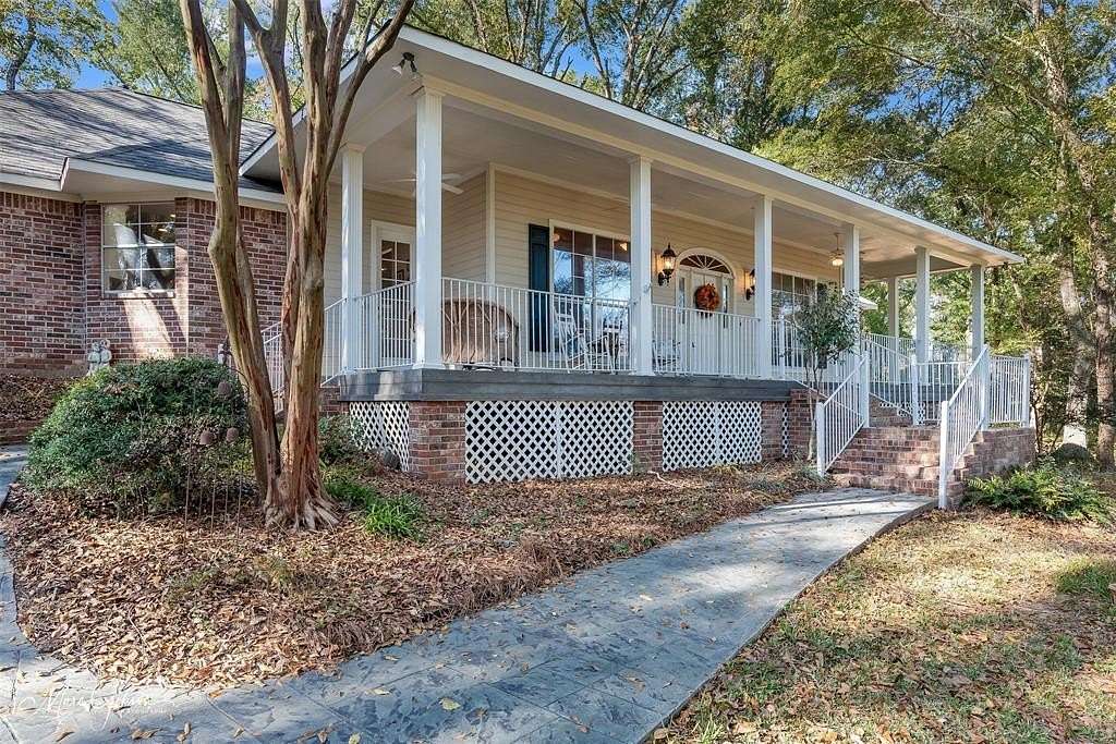 2.5 Acres of Residential Land with Home for Sale in Shreveport, Louisiana