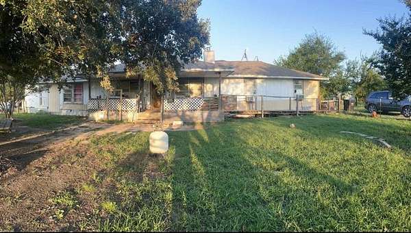 3 Acres of Residential Land with Home for Sale in Quinlan, Texas