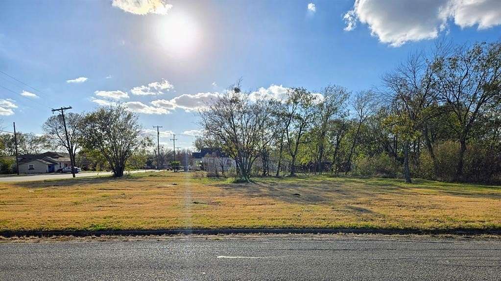 0.26 Acres of Residential Land for Sale in Corsicana, Texas