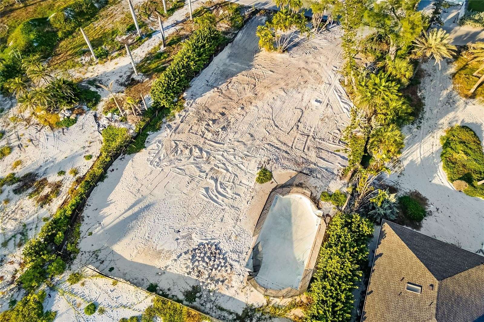 0.73 Acres of Residential Land for Sale in Longboat Key, Florida