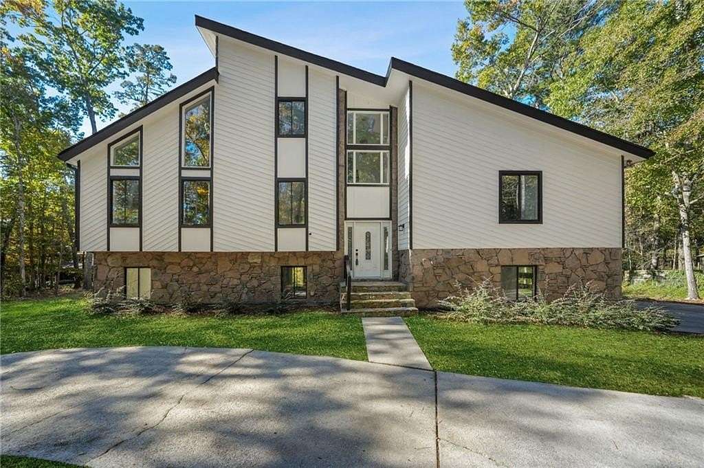 1.7 Acres of Residential Land with Home for Sale in Snellville, Georgia